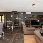 My Dalmatia - Olive Garden With Private Swimming Pool * Ladevci