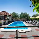 My Dalmatia - Olive Garden With Private Swimming Pool Holiday home Ladevci