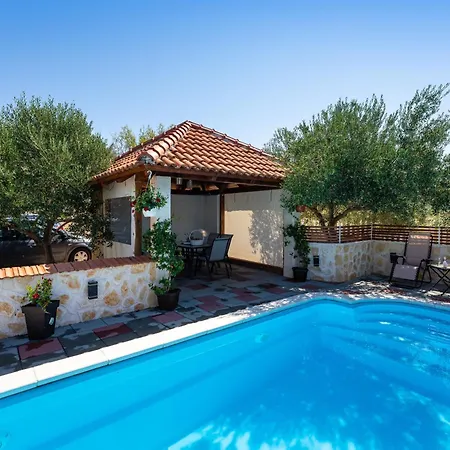 My Dalmatia - Olive Garden With Private Swimming Pool Дом отдыха