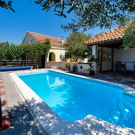 My Dalmatia - Olive Garden With Private Swimming Pool