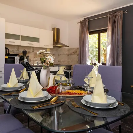 Дом отдыха My Dalmatia - Olive Garden With Private Swimming Pool