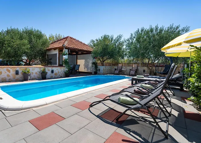 Vakantiehuis My Dalmatia - Olive Garden With Private Swimming Pool Ladevci