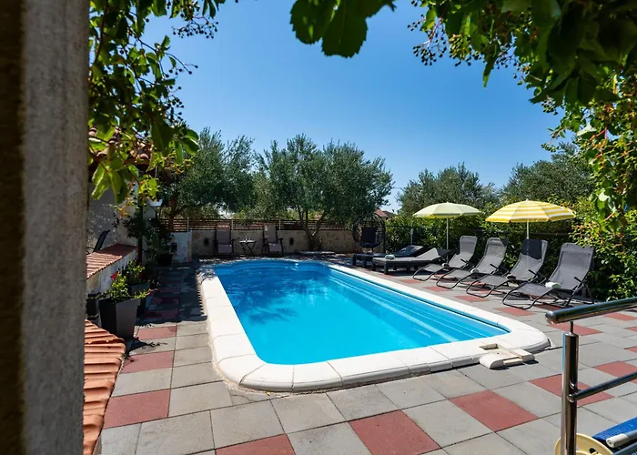 My Dalmatia - Olive Garden With Private Swimming Pool Ladevci