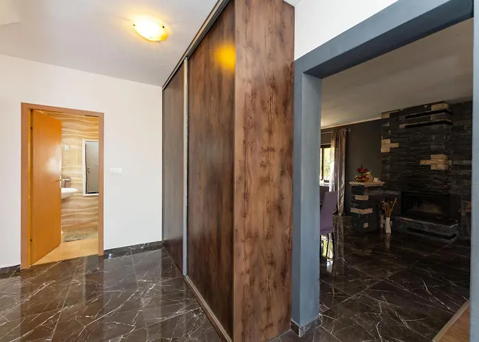 My Dalmatia - Olive Garden With Private Swimming Pool Ladevci