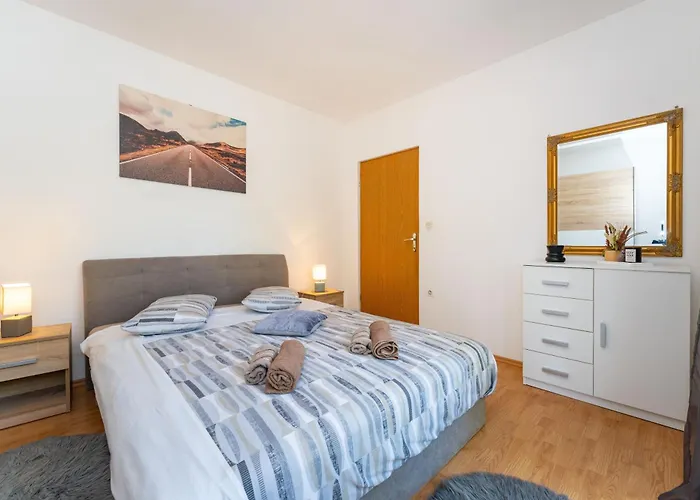 My Dalmatia - Olive Garden With Private Swimming Pool Vakantiehuis