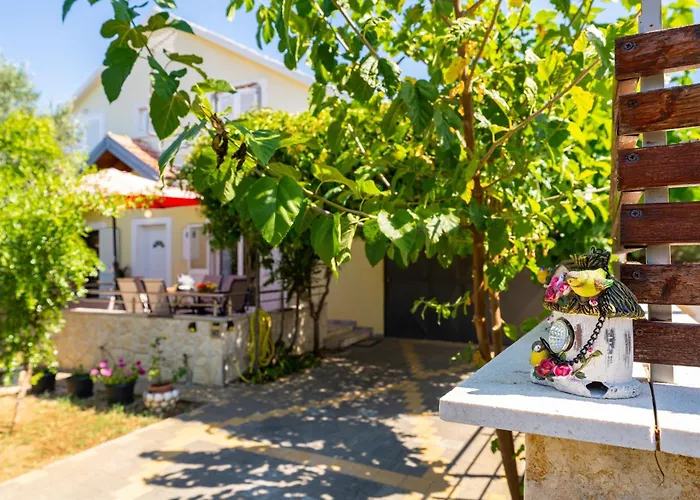 My Dalmatia - Olive Garden With Private Swimming Pool Ladevci