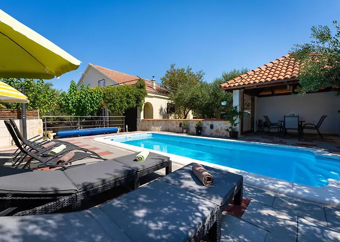 Vakantiehuis My Dalmatia - Olive Garden With Private Swimming Pool Ladevci