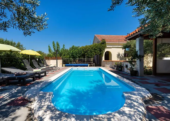 My Dalmatia - Olive Garden With Private Swimming Pool